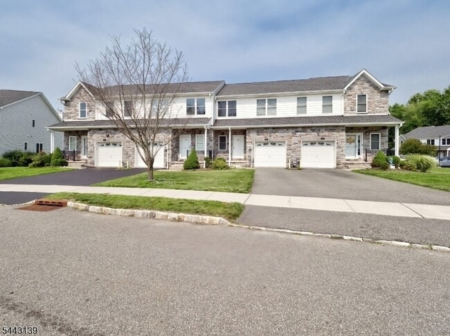 26 DeCroce Ct
