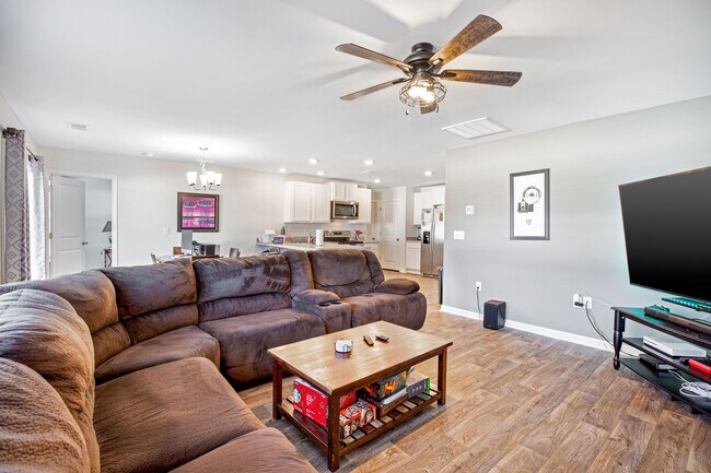 Photo - 509 Grass fern Ct