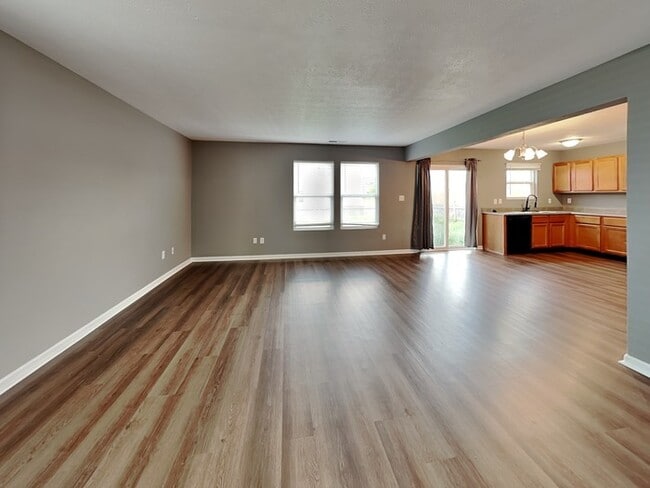 Photo - 2832 Wolfgang Way