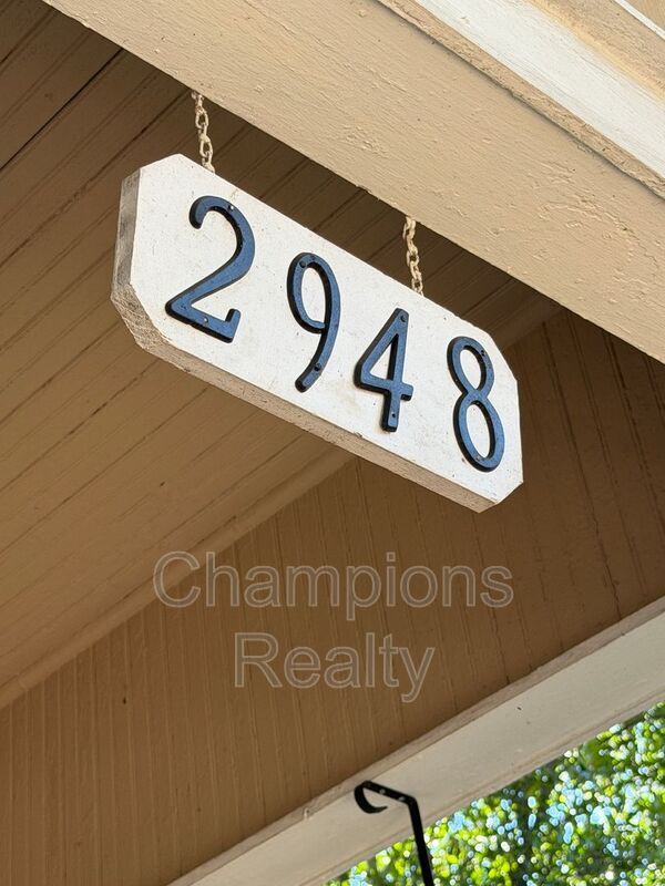 Photo - 2948 Pierpont Ave