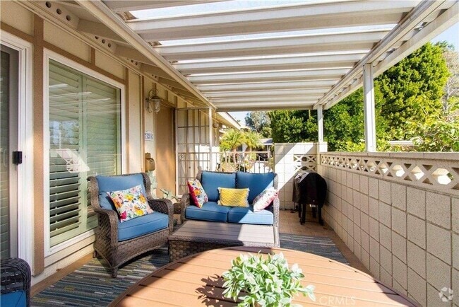 Building Photo - 731 Avenida Majorca Rental