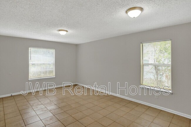 Photo - 1675 W 1st St Casa