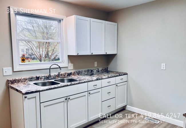 Photo - 313 Sherman St