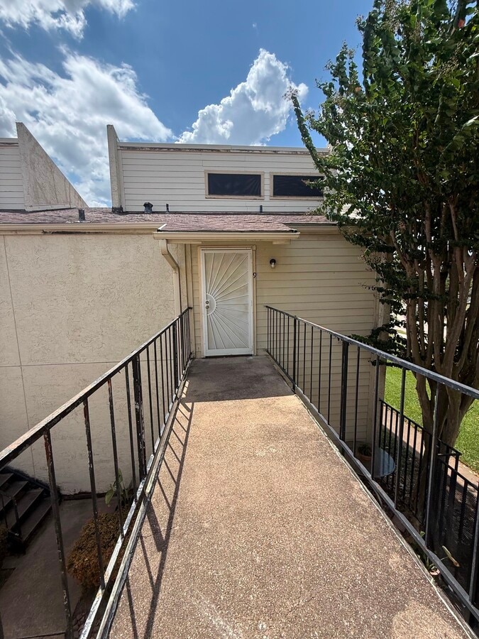 Photo - 10075 Westpark Dr Unit 9