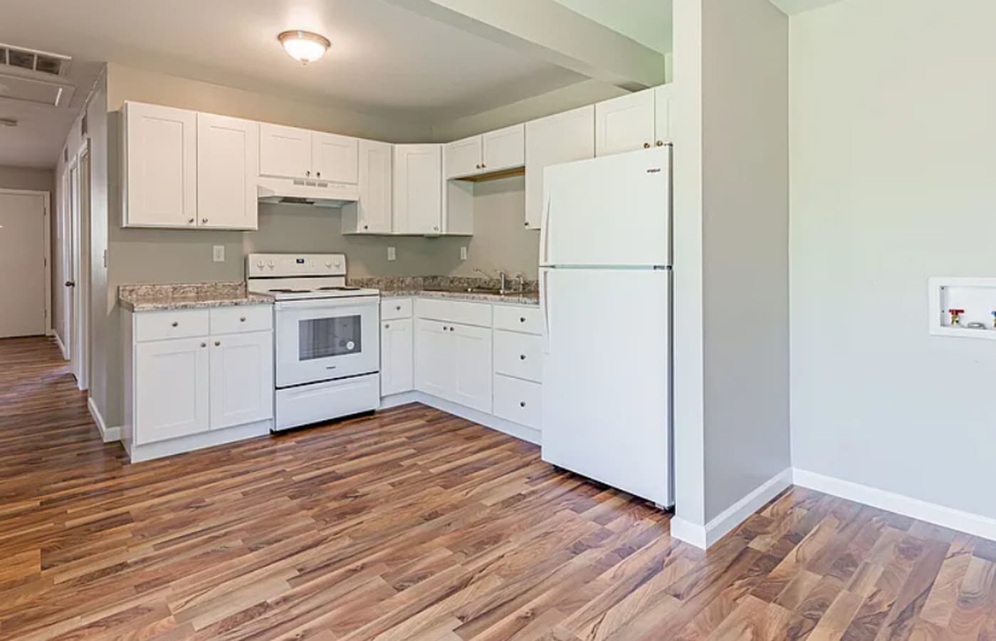 Photo - 5 Tudor Ct Apartment Unit B