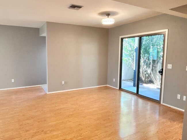 Comedor - 5444 N La Casita Dr