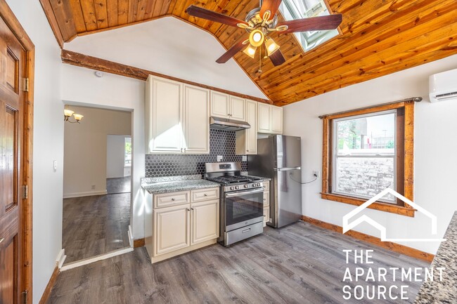 Photo - 3147 N Spaulding Ave Townhome