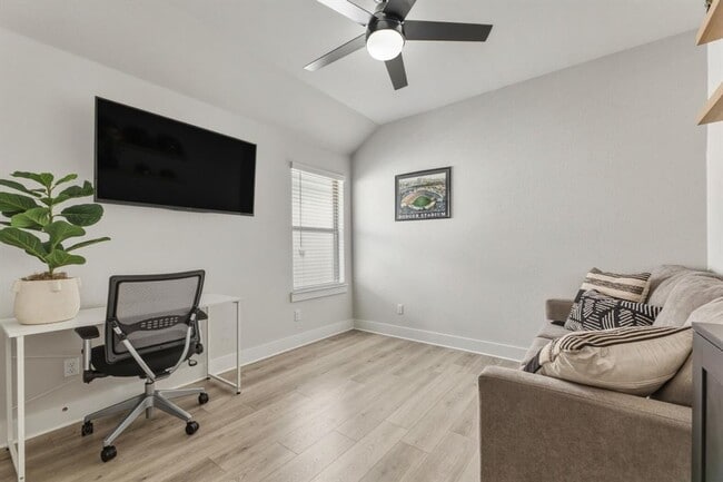 Photo - 4505 Post Loop