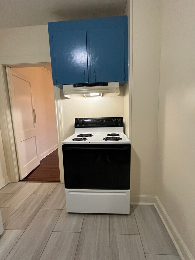 Photo - 305 N Jefferson St NE