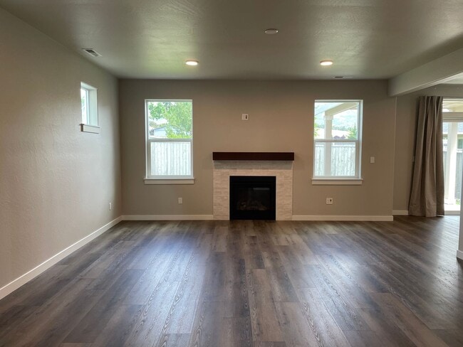 1131 Rutherford Dr