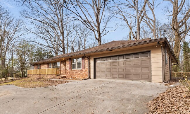 388 Tall Oaks Dr NE