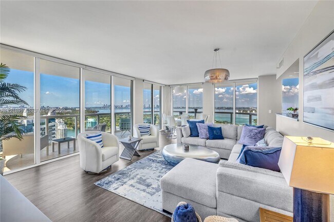 Building Photo - 6365 Collins Ave Unit 3807