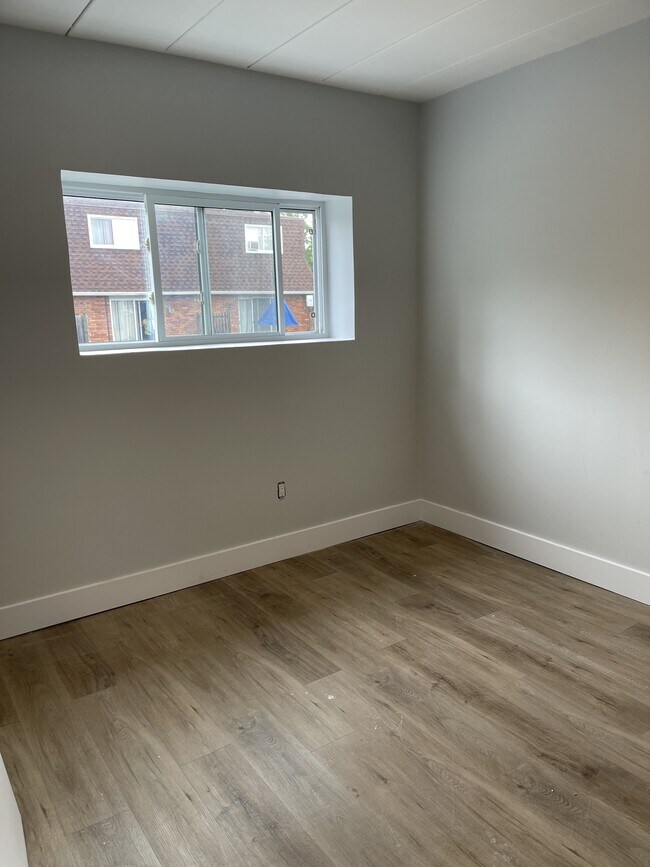 Photo - 301 Indian Rd S Unit 5