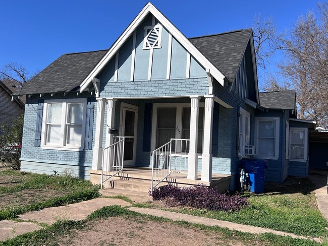 215-Jennings ave