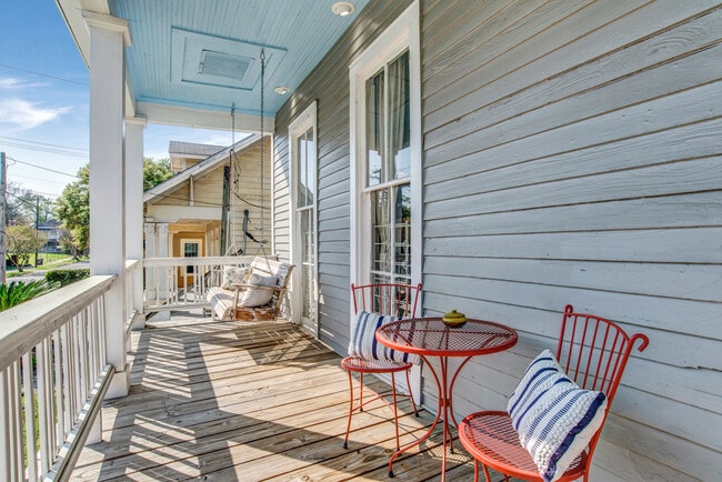 Photo - 819 America St A