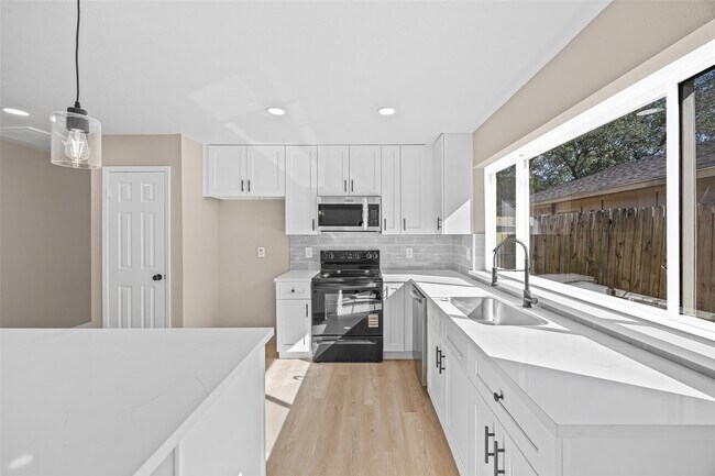 2207 Anthony-Hay Ln