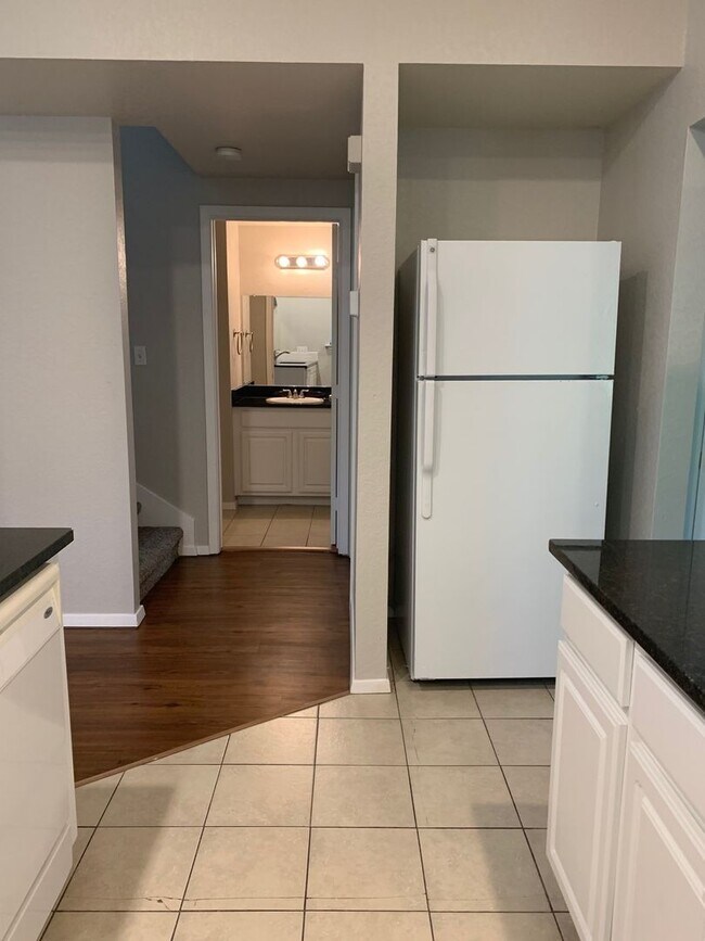 Photo - 2206 Pennsylvania Ave Unit B