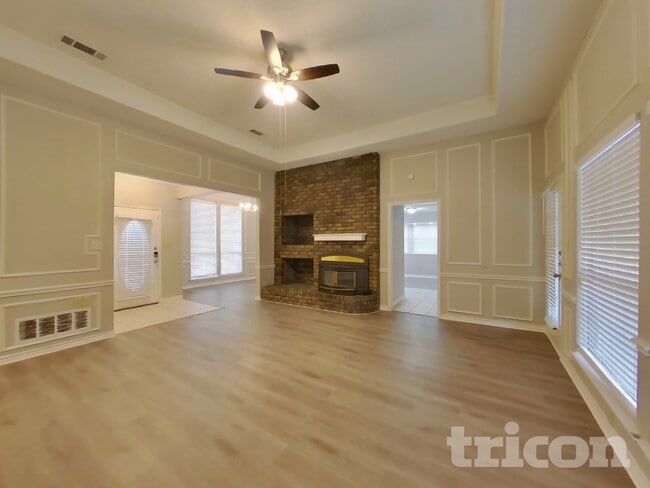 Photo - 528 Renee Ln