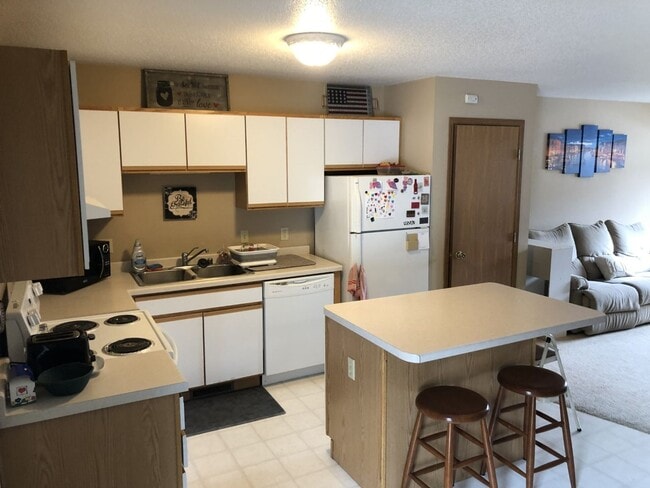 Photo - 4918 Coventry Ct Unit 2