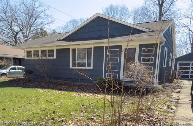 Building Photo - 2419 Walter Dr