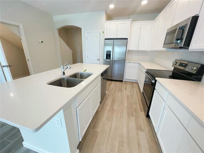 Photo - 3090 Paddlebox Pt