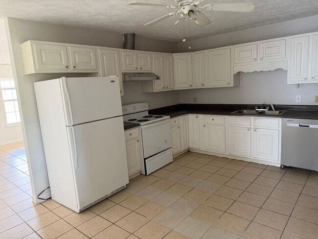 Photo - Renovated 3 Bedroom 2 Bath Home for Rent!!