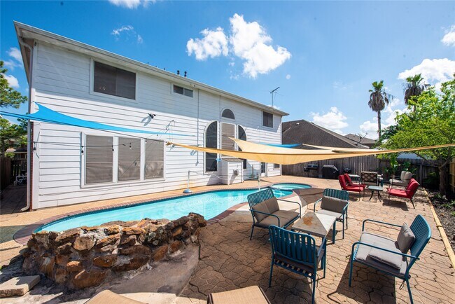 Photo - 10815 Oak Bayou Ln