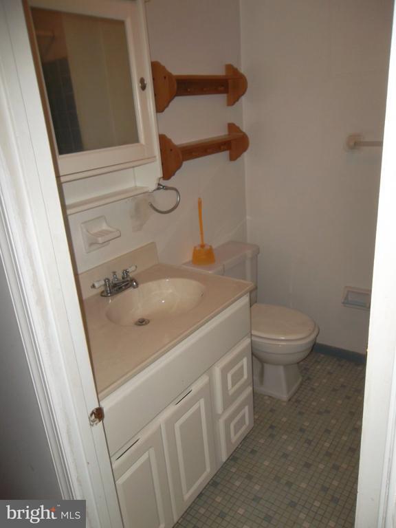 Photo - 289 Greenough St Unit 1ST FLOOR FRONT