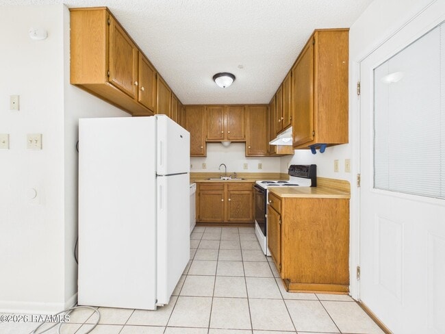 Photo - 112 Country Ln