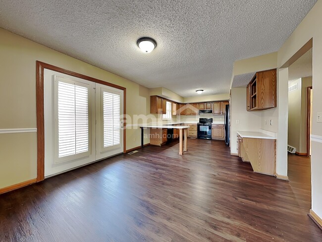 Photo - 110 Justin Pl