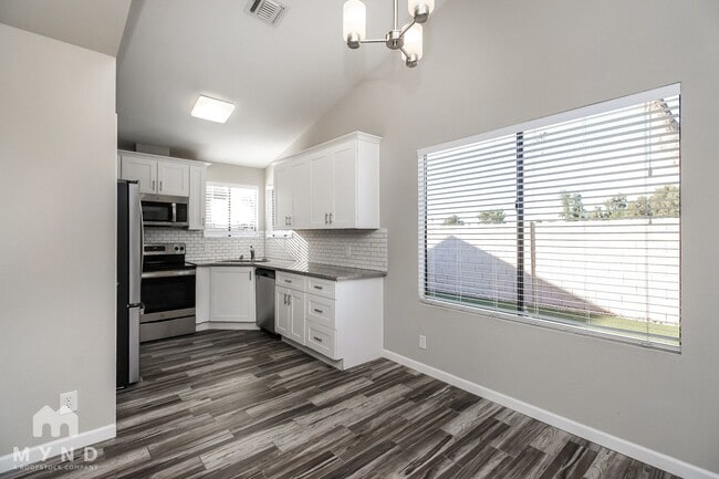 Photo - 921 S Val Vista Dr