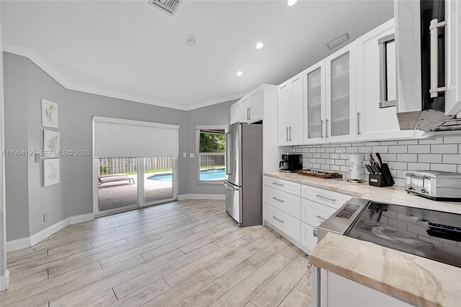 Photo - 9841 SW 1st St