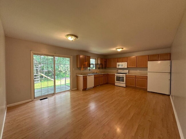 Photo - 678 Dearborn Rd