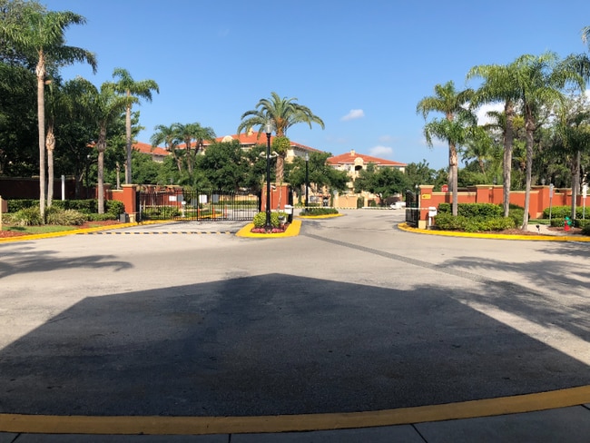 Photo - 860 Grand Regency Pointe Unidad 103