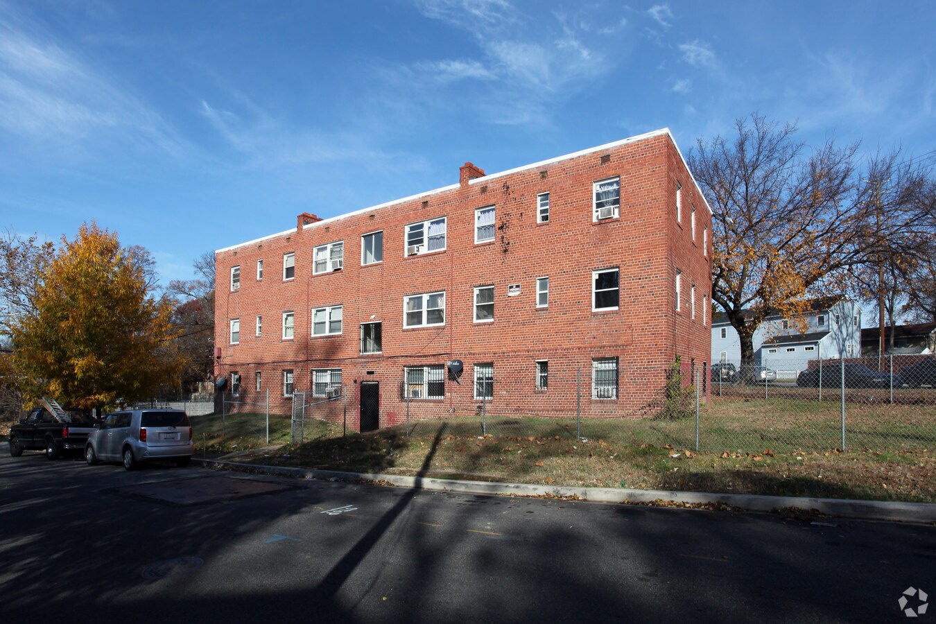 Photo - 5920 Foote St NE