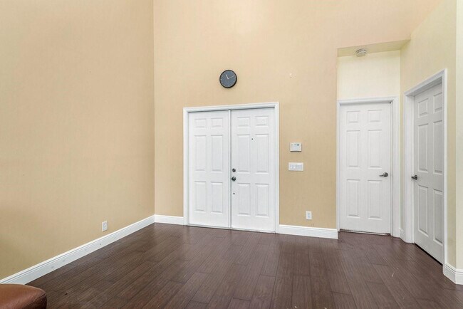 Photo - 1325 Camellia Cir