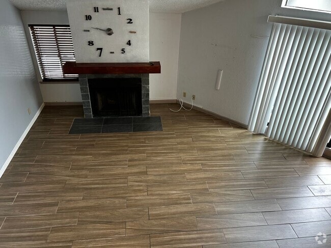 Building Photo - 1 Appian Way Rental