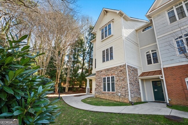 Photo - 110 Garrison Walk