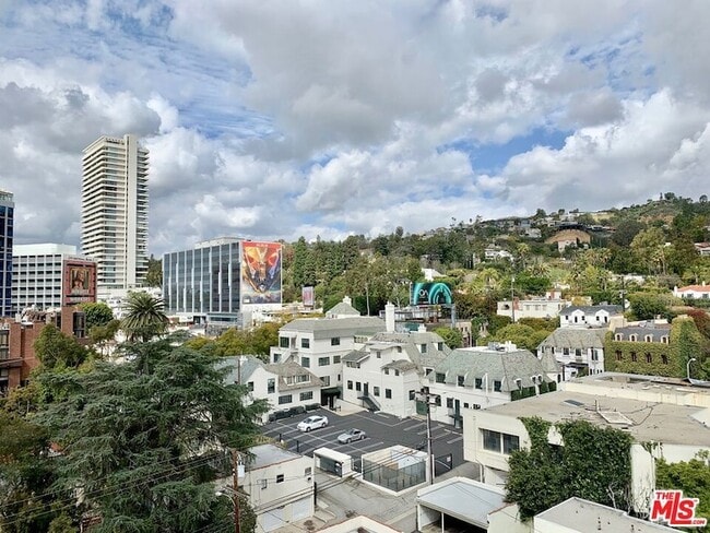 Photo - 999 N Doheny Dr Unit 904