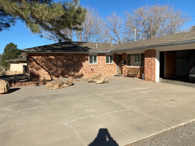 NE BRICK 3 Bedroom 2 Bath 2/CG - NE BRICK 3 Bedroom 2 Bath 2/CG House