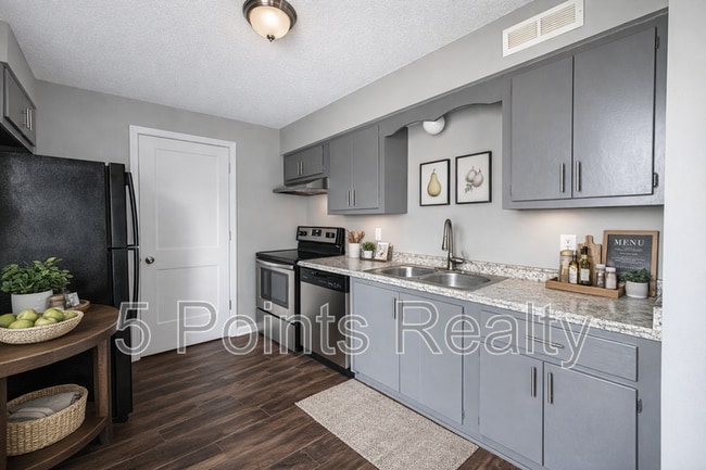 Photo - 308 Prince Ave