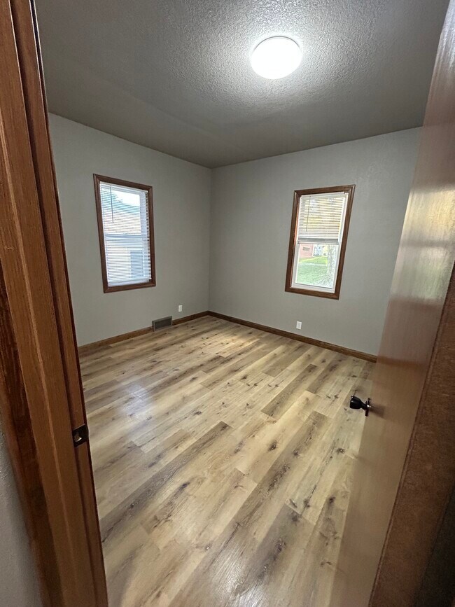 1 of 2 bedrooms upstairs - 410 S 4th St