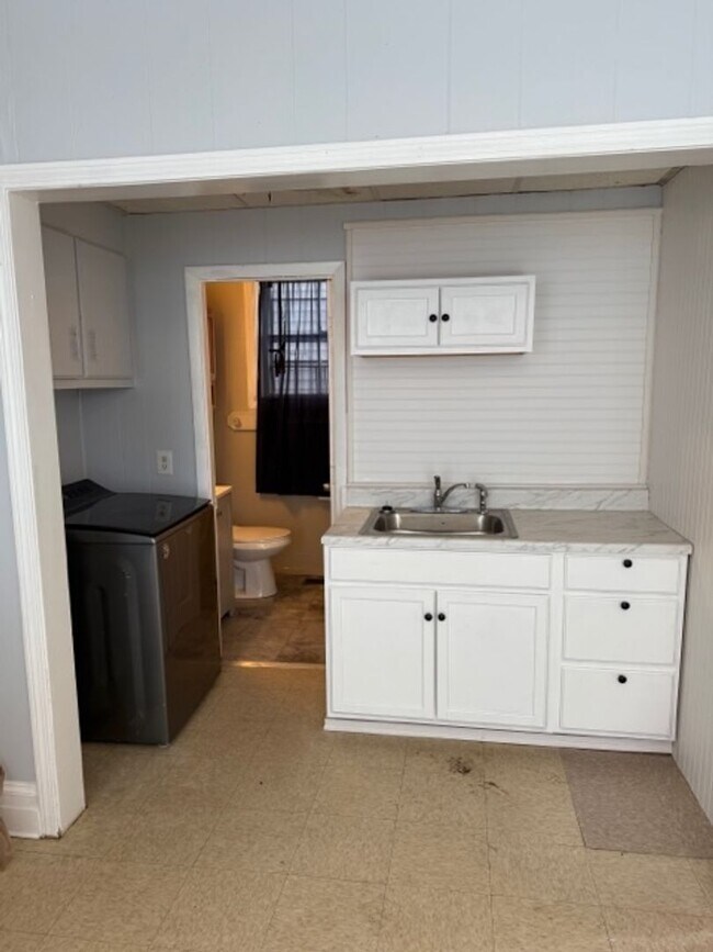 Photo - 201 Auburn St Unit Apartment #1