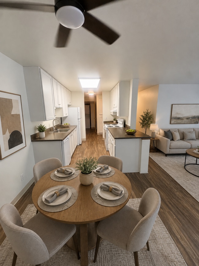 Photo - Lakeview Court Apartments