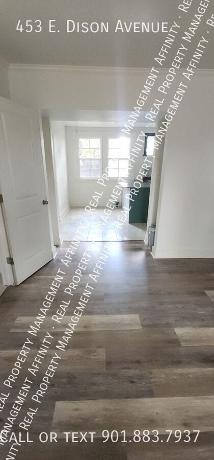 Photo - 453 E Dison Ave