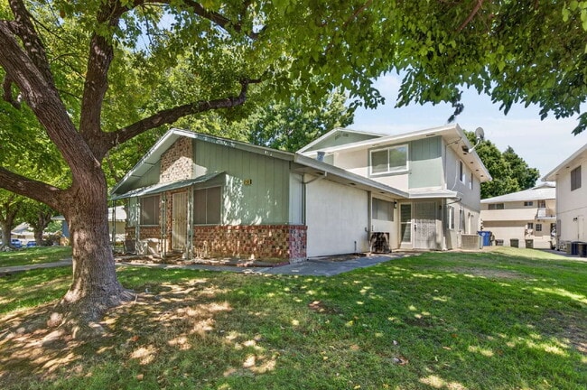 Building Photo - Charming 2-Bed Condo Retreat in Citrus Heights Unit 3