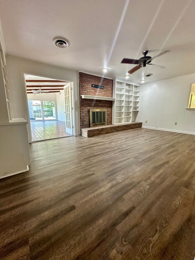 Photo - 1519 Roswell Dr