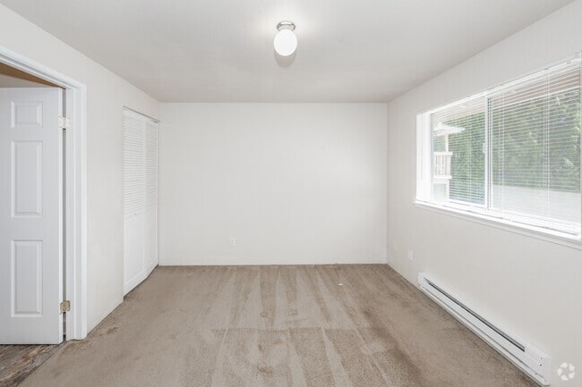 3BR, 2BA - 1047SF