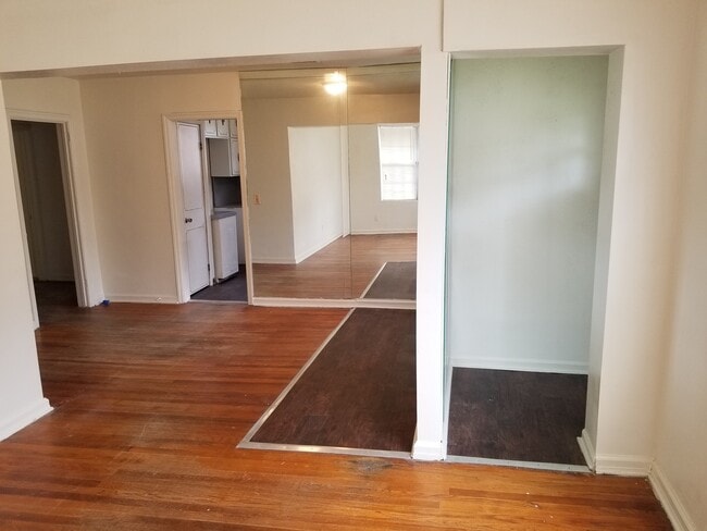 Photo - 1335 W 12th St