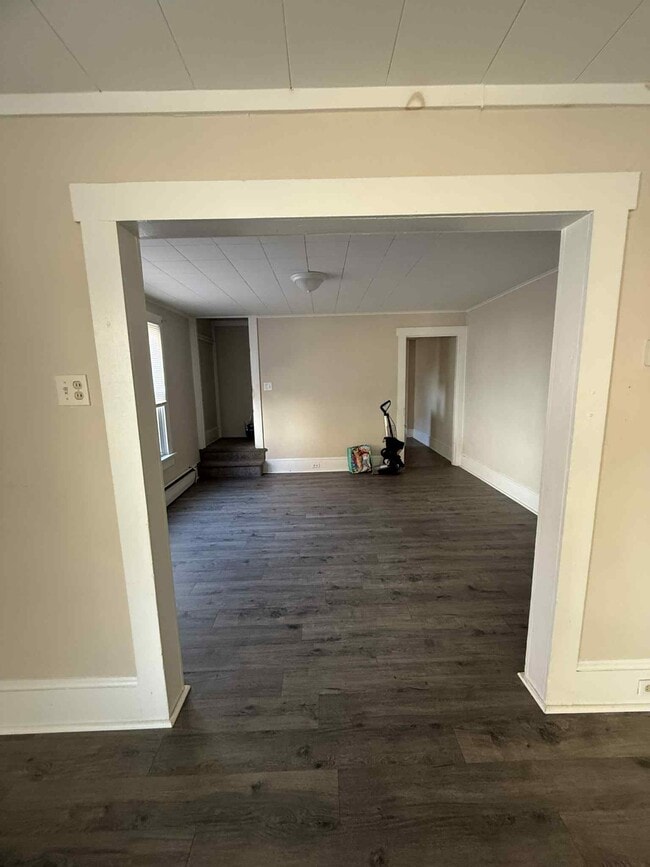 Photo - 522 E 4th St